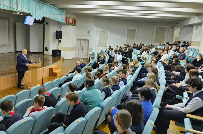 Быть достойным гражданином Республики Беларусь  - значит быть частью  белорусского  общества. 