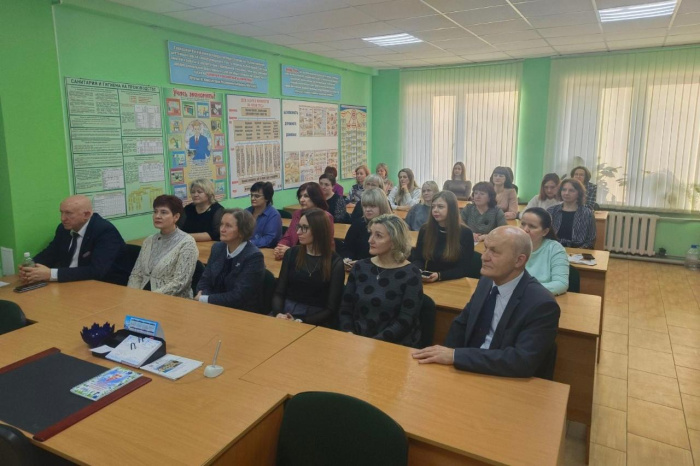 «Вы – основа нашей жизни»: Александр Довгало поздравил сотрудниц «Барановичского КЖБК» с 8 Марта