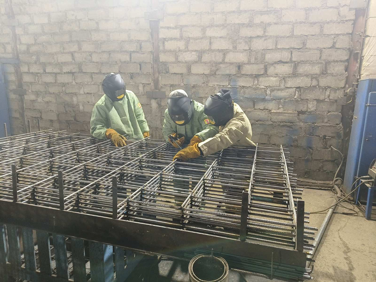 В филиале "Барановичский КЖБК" ОАО "Кричевцементноштфер" продолжается целенаправленная работа по подготовке основных рабочих профессий сварщика