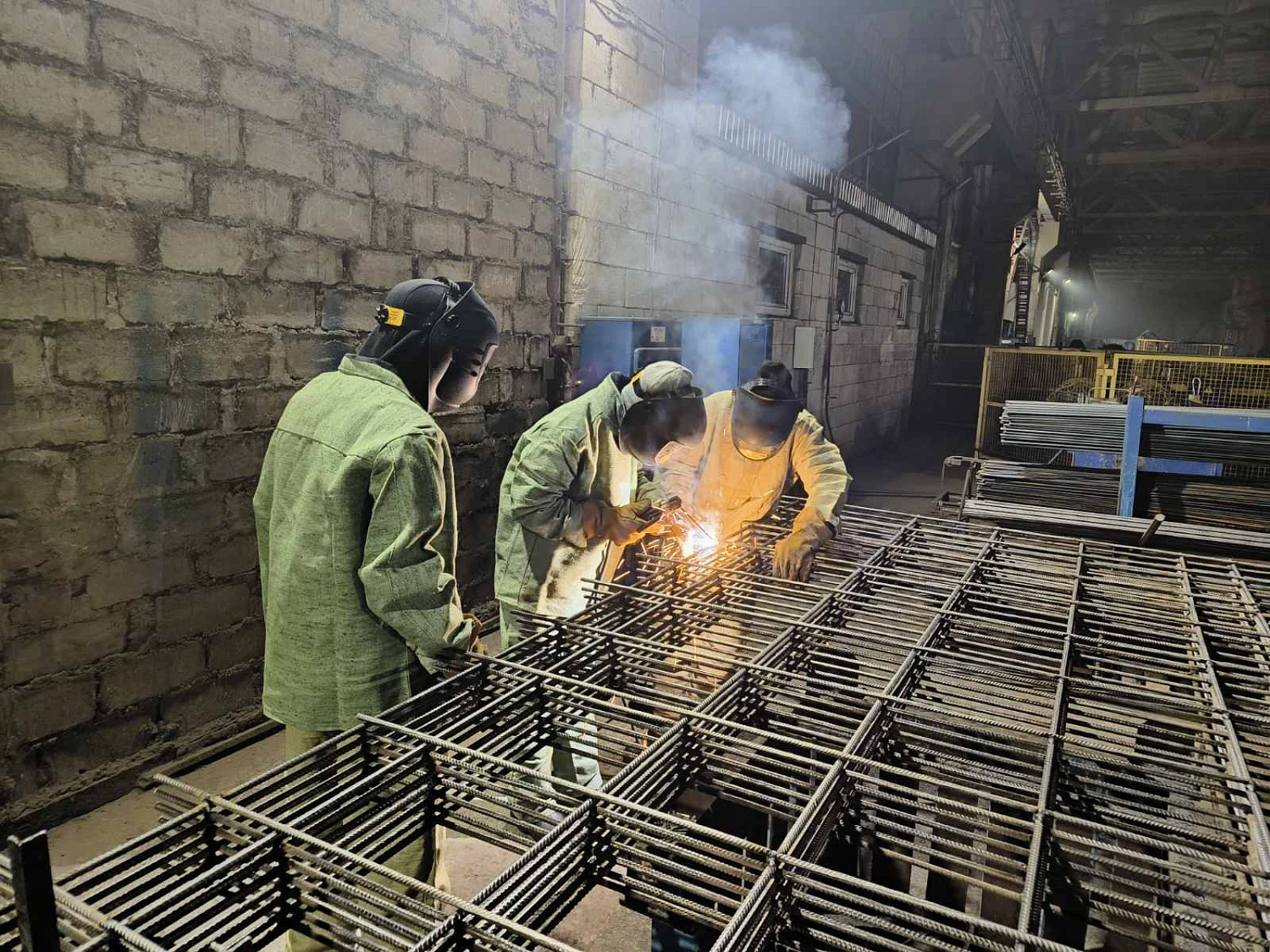 В филиале "Барановичский КЖБК" ОАО "Кричевцементноштфер" продолжается целенаправленная работа по подготовке основных рабочих профессий сварщика