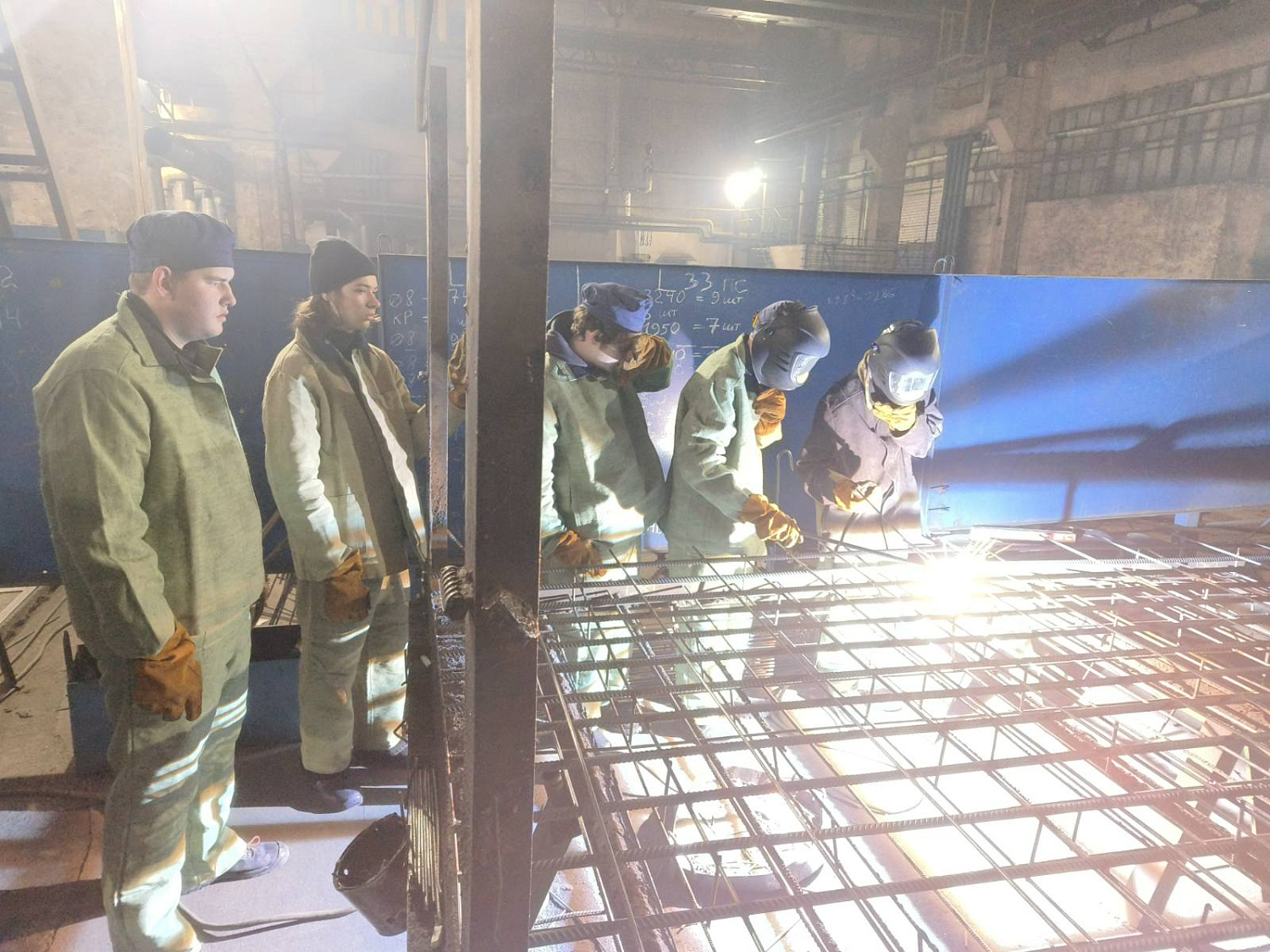 В филиале "Барановичский КЖБК" ОАО "Кричевцементноштфер" продолжается целенаправленная работа по подготовке основных рабочих профессий сварщика